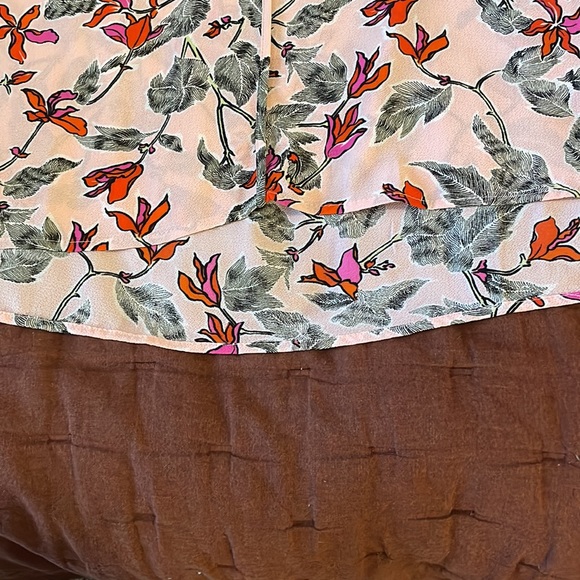 C&E tank top. Size M, New with tags - Picture 3 of 4